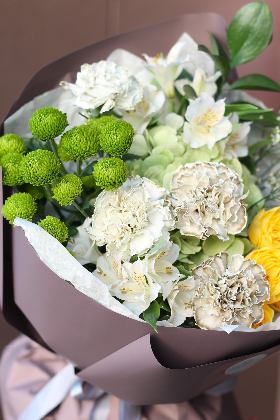 Букет Грей - с добавлением зелени