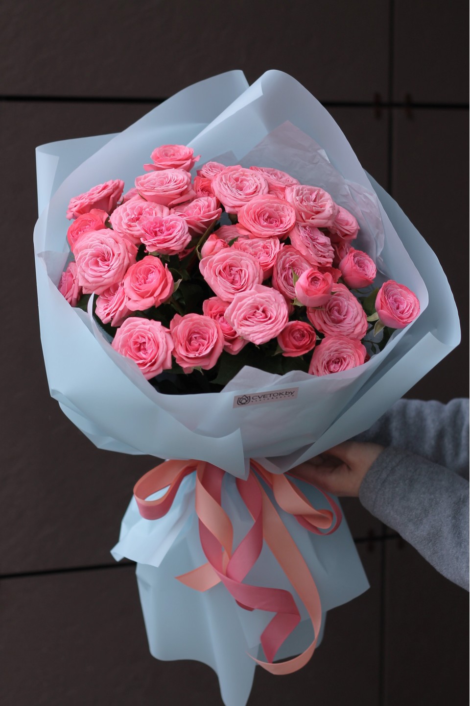 Букет Коралловый Рассвет - с добавлением зелени