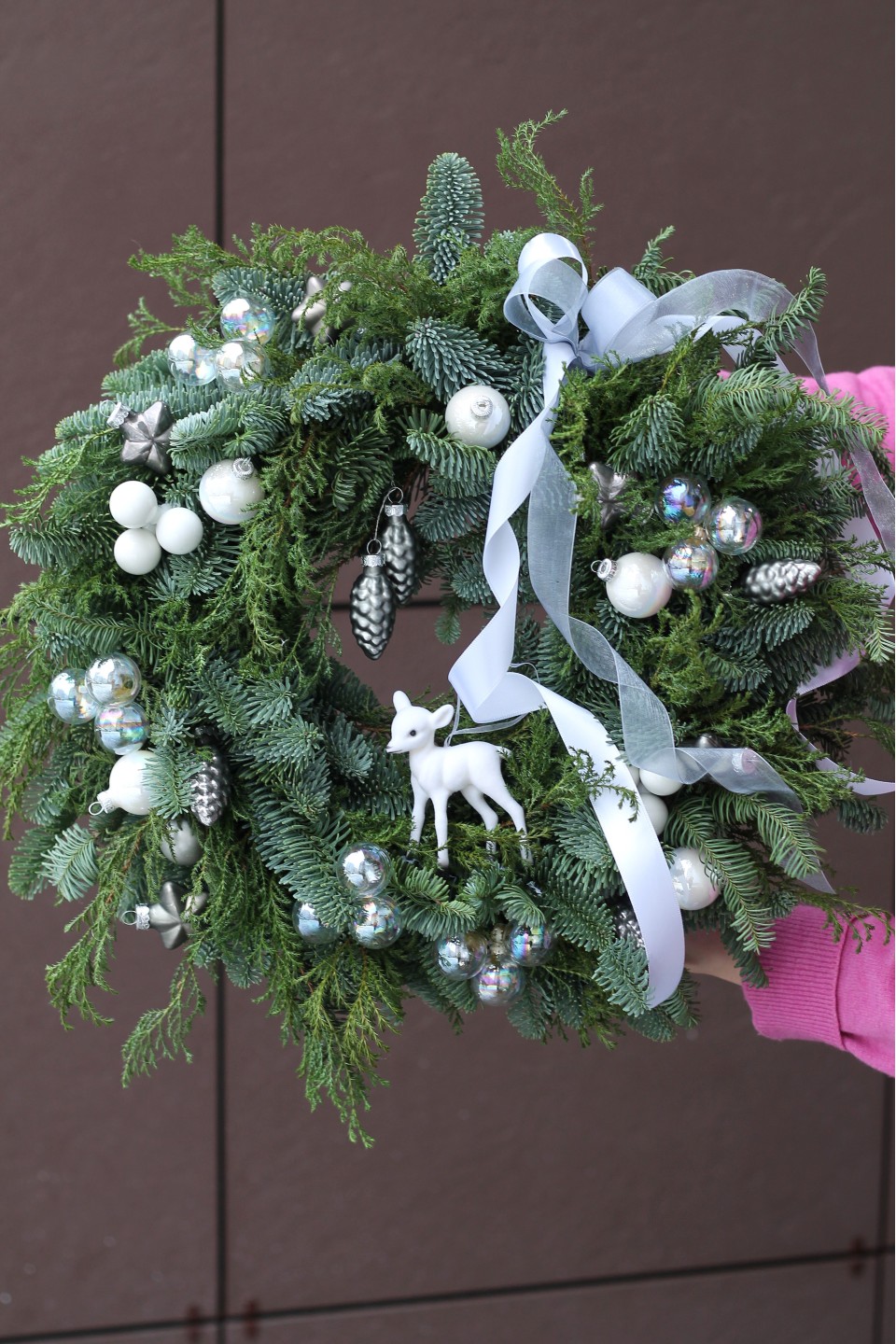 Венок новогодний Северный Олень - с добавлением зелени