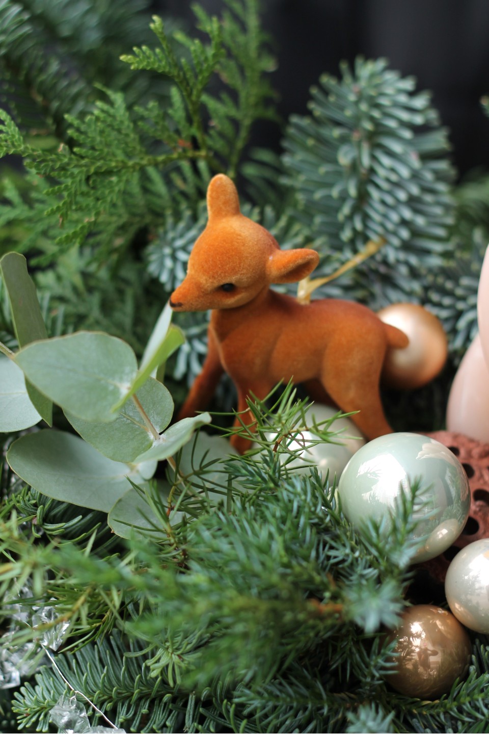 Композиция новогодняя Олененок Бэмби - с доставкой по Минску