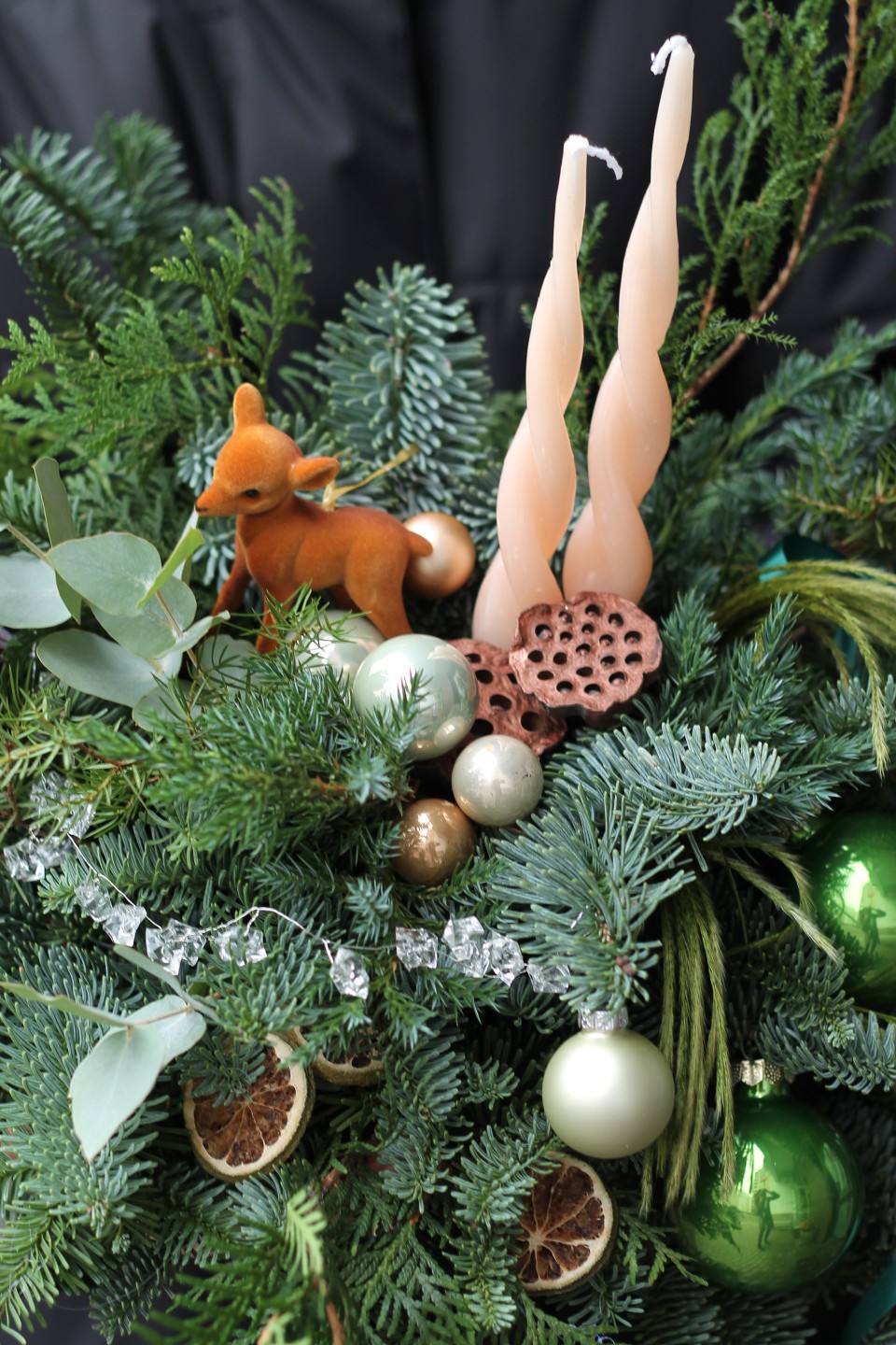 Композиция новогодняя Олененок Бэмби - с добавлением зелени