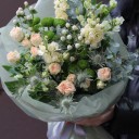 Букет с зеленой кустовой хризантемой Изумрудный Луг - миниатюра