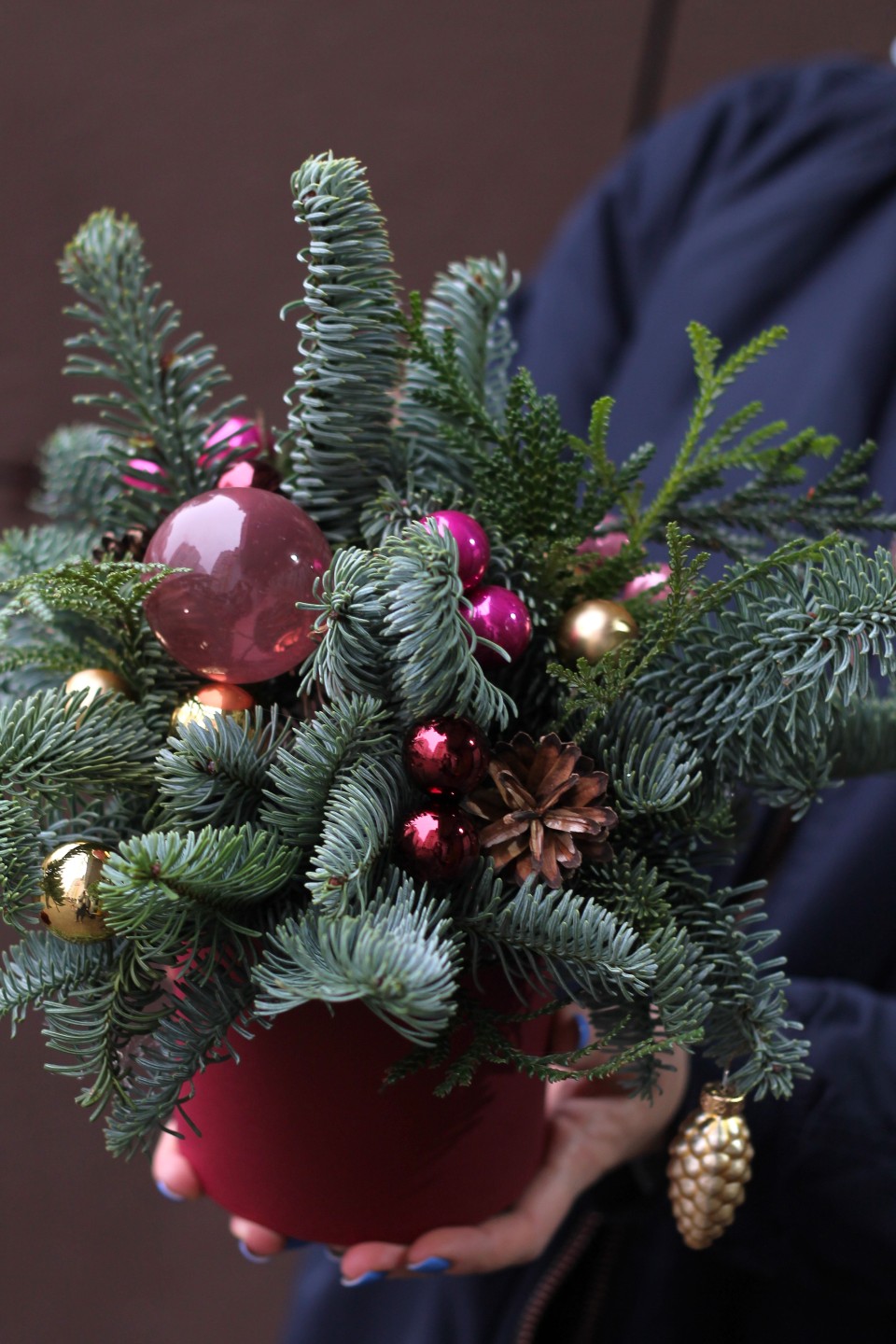 Композиция новогодняя Зимний Рубин - с доставкой по Минску