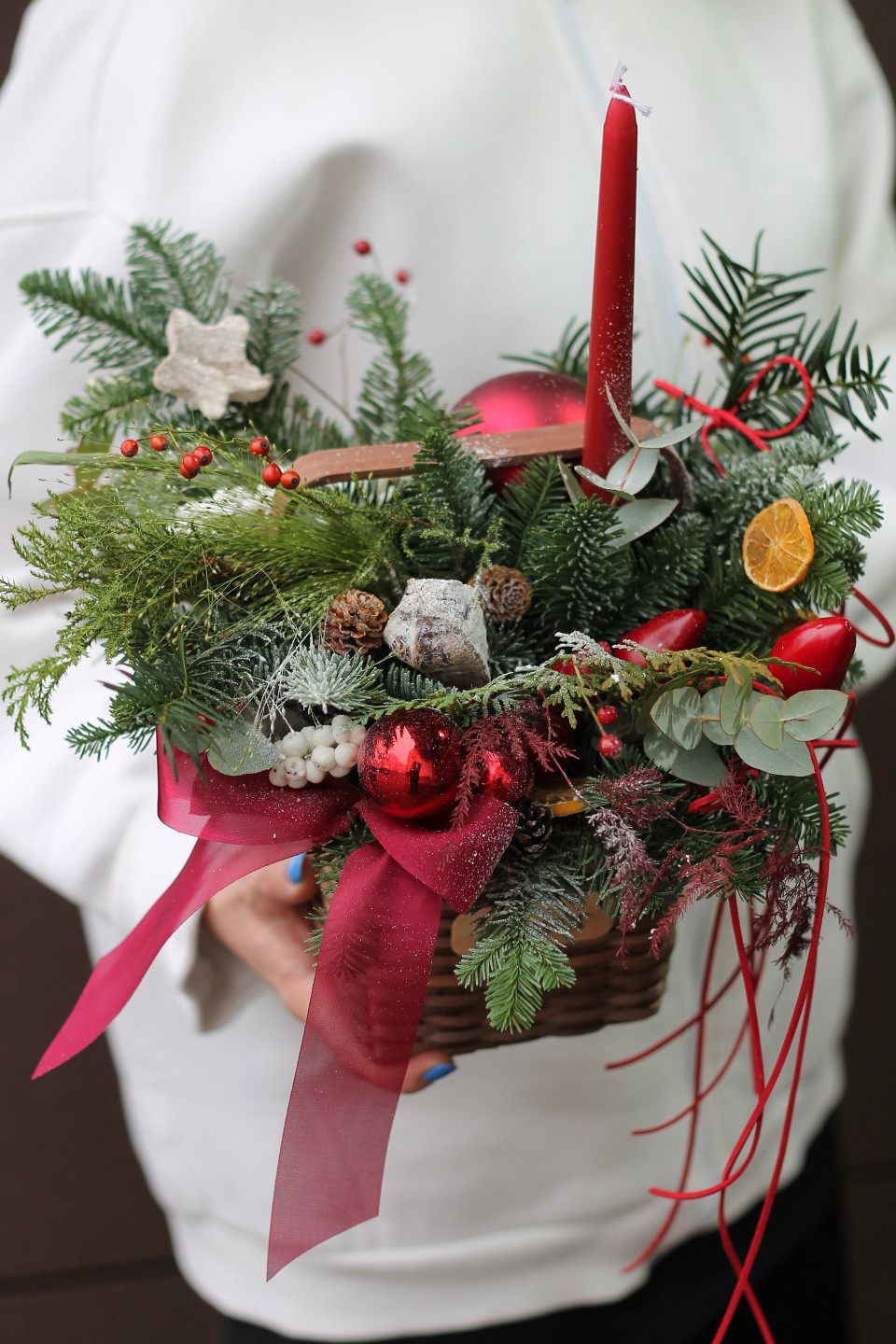 Корзина новогодняя Звезда Рождества - с добавлением зелени