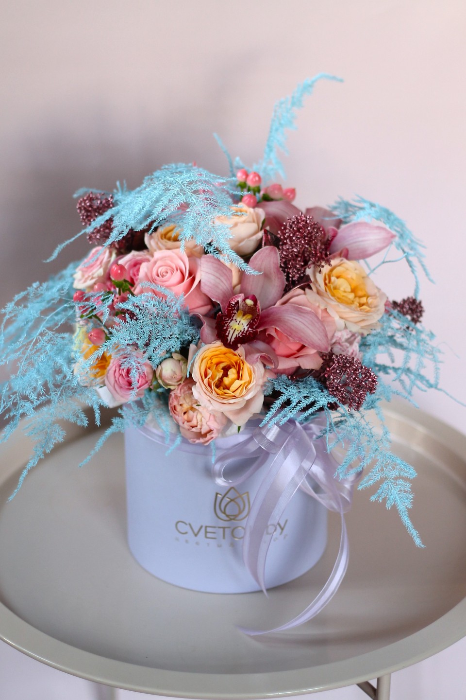 Коробочка с орхидеей цимбидиум Виктория - для женщины/молодой пары