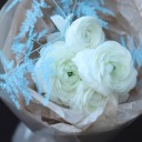 Букет с ранункулюсами Зимний Ангел - подарочное оформление - миниатюра