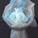 Букет с ранункулюсами Зимний Ангел - быстрая доставка в Минске - миниатюра