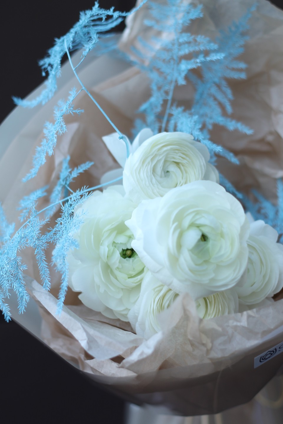 Букет с ранункулюсами Зимний Ангел - для женщины/молодой пары