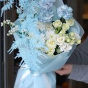 Букет с кустовой хризантемой Цветущий Водопад - миниатюра