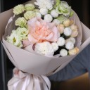 Букет с кустовой хризантемой Ньютон Мелодия Сердца - миниатюра