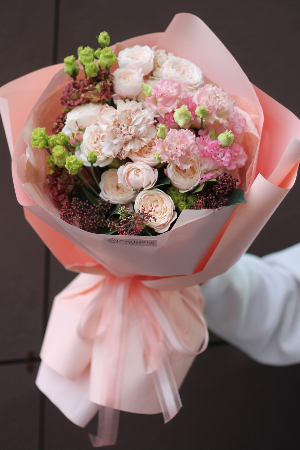 Букет с эустомой Мгновение - с добавлением зелени