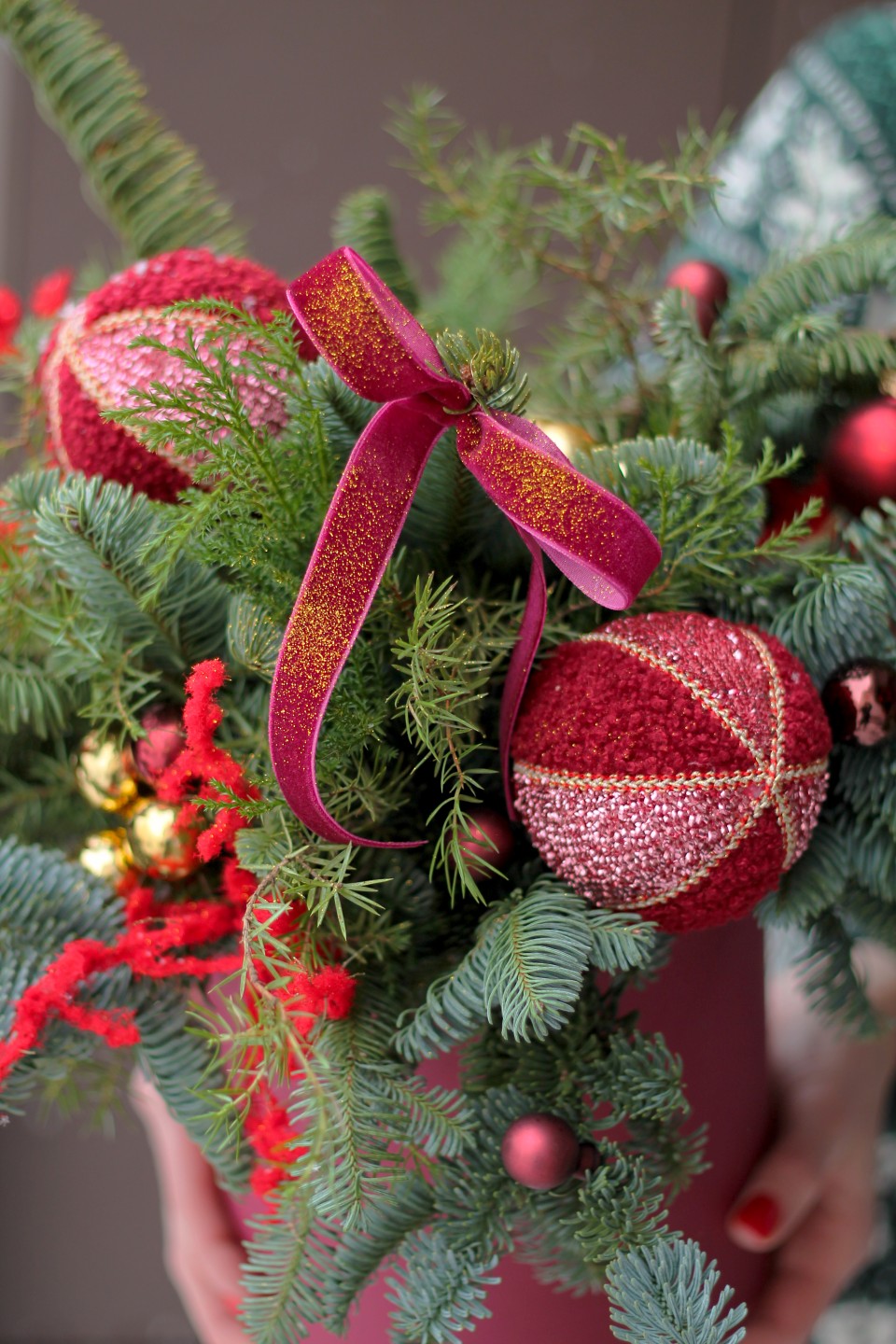 Композиция Яркий огонёк - с добавлением зелени