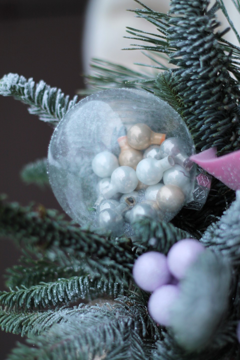 Коробочка новогодняя Отражение Севера - с добавлением зелени