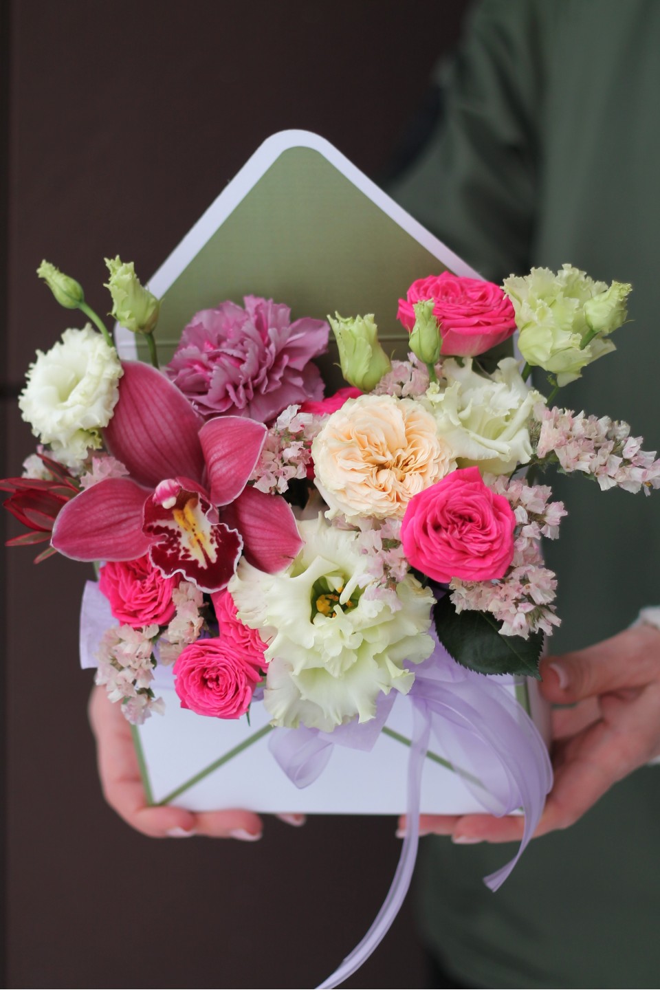 Конверт с орхидеей цимбидиум  Цветочные Чары