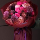 Букет с пионовидной розой Бордовый Блюз - с добавлением зелени - миниатюра 