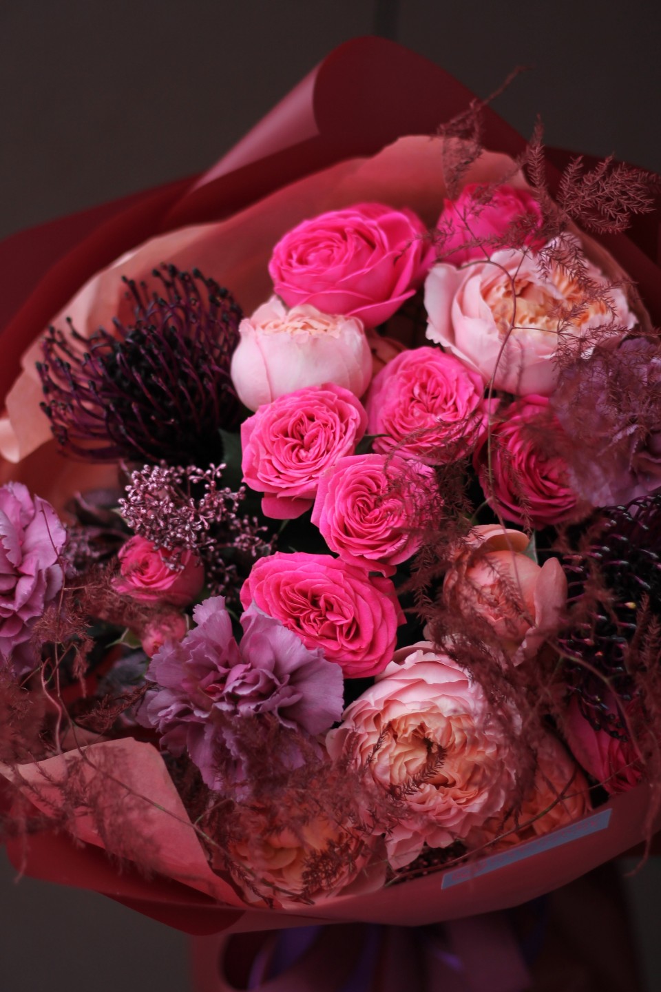 Букет с пионовидной розой Бордовый Блюз - с доставкой по Минску