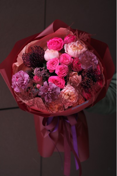 Букет с пионовидной розой "Бордовый Блюз"