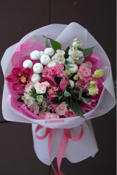 Букет с орхидеей цимбидиум "Свидание в Париже "