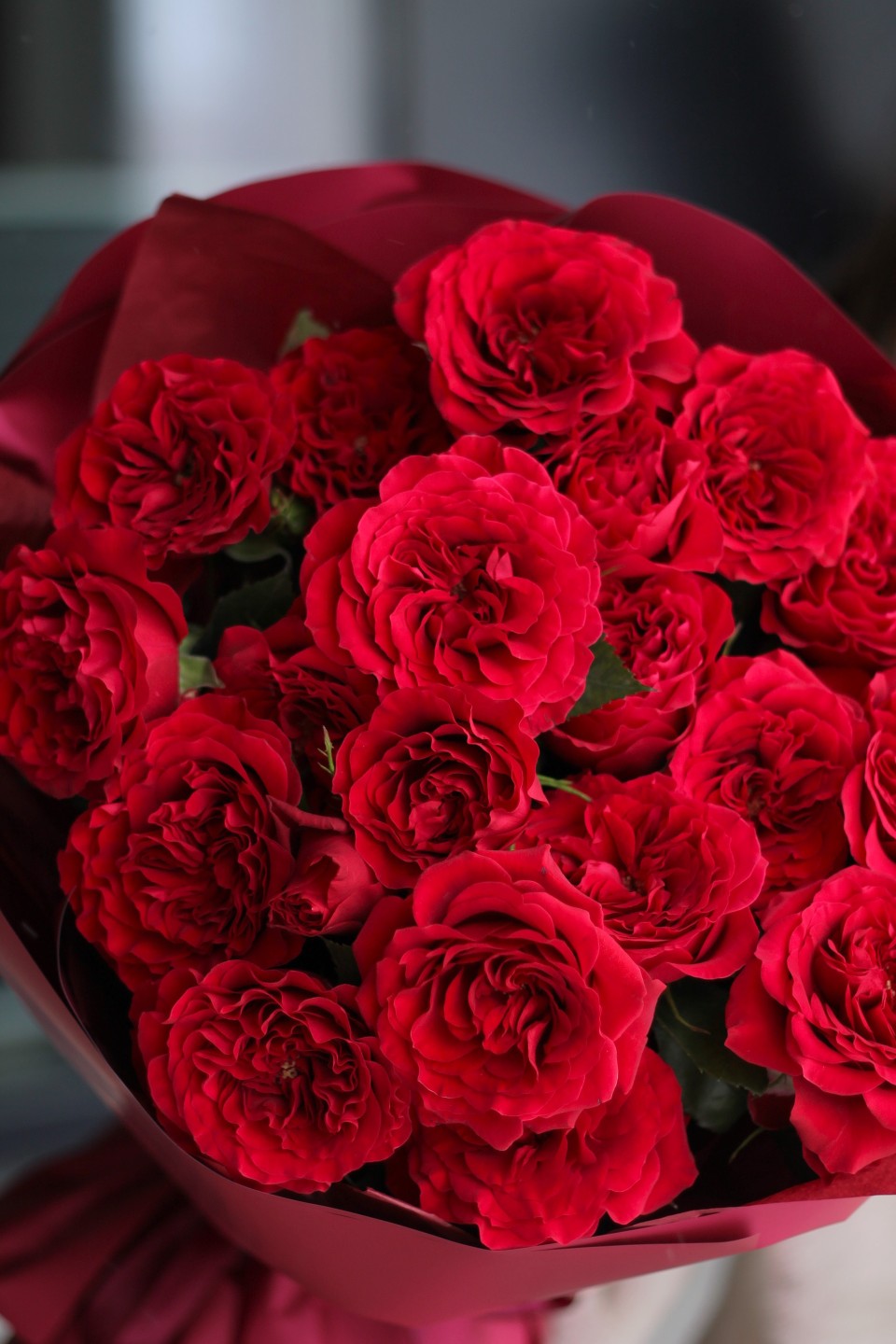 Букет Водопад Алых Роз - с доставкой по Минску