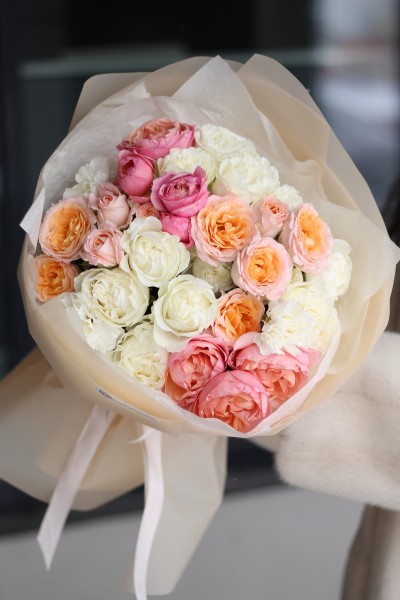 Букет с кустовыми розами "Нежность в Тебе"