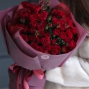 Букет кустовых роз Красная Сфера - миниатюра