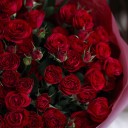 Букет кустовых роз Красная Сфера - с доставкой по Минску - миниатюра