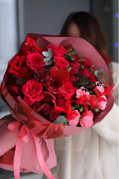 Букет с амариллисом "Страстный Рубин"