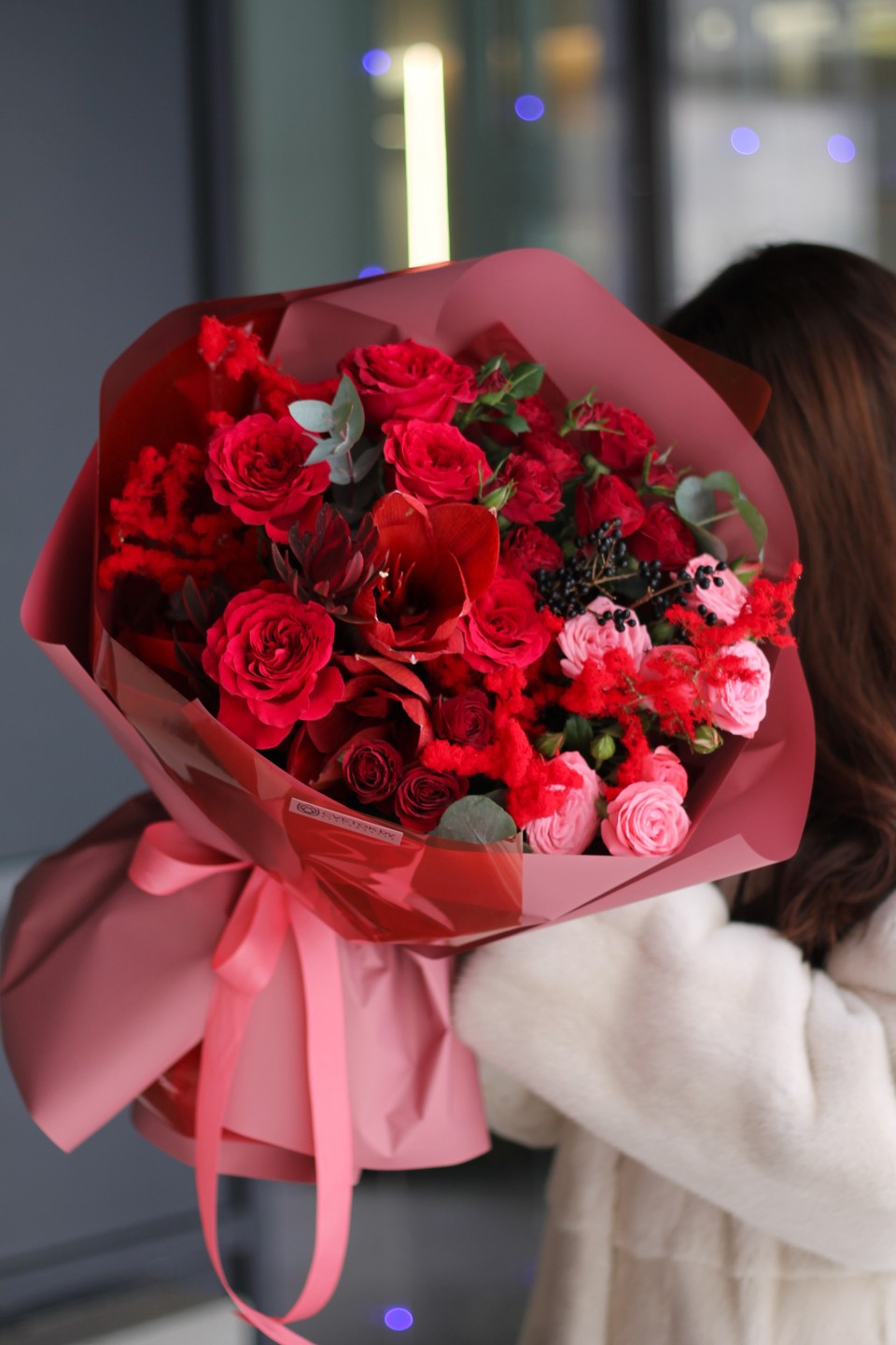 Букет с амариллисом Страстный Рубин - с доставкой по Минску