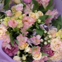 Букет с эустомой Край света - с добавлением зелени - миниатюра 