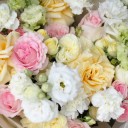 Букет с французской розой Огни твоей души - с добавлением зелени - миниатюра 