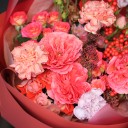 Букет с илексом Ты нравишься мне - с добавлением зелени - миниатюра 