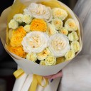 Букет с пионовидной розой "Путь к Солнцу" - с добавлением зелени - миниатюра 