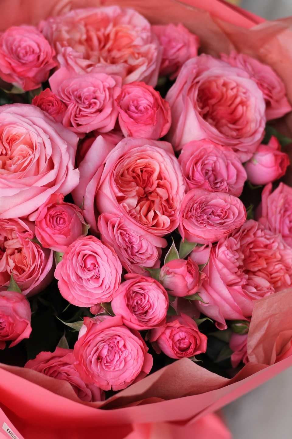 Букет из микса роз " Это была Любовь" - с добавлением зелени