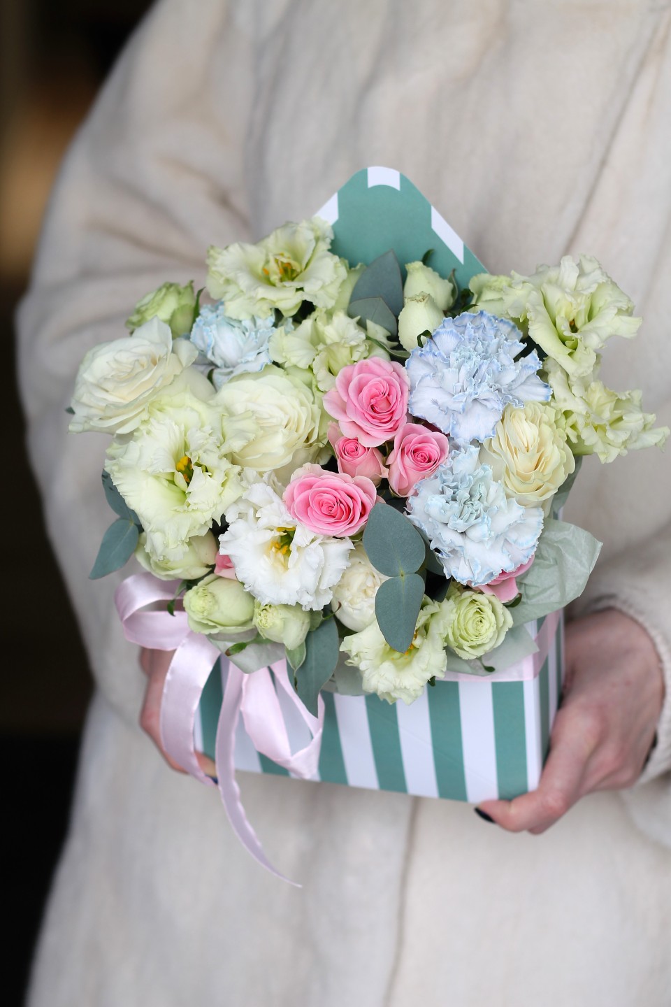 Конверт с эустомой Небосвод