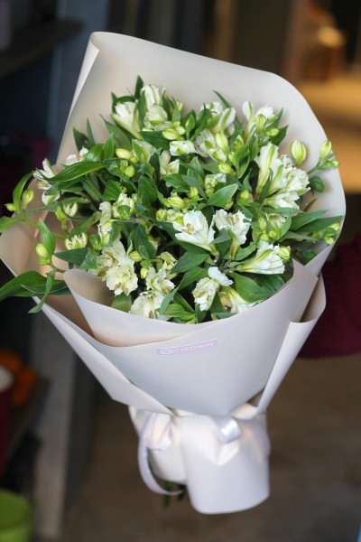 Букет из альстромерии "Маленькиий мир"