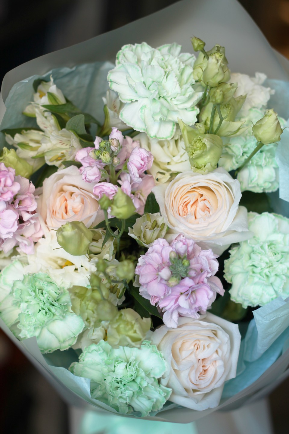 Букет с маттиолой "Облако нежности" - с добавлением зелени