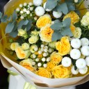 Букет с пионовидной кустовой розой "Маленькое счастье" - с доставкой по Минску - миниатюра