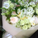 Букет с кустовой розой "Дыхание ангела" - с доставкой по Минску - миниатюра