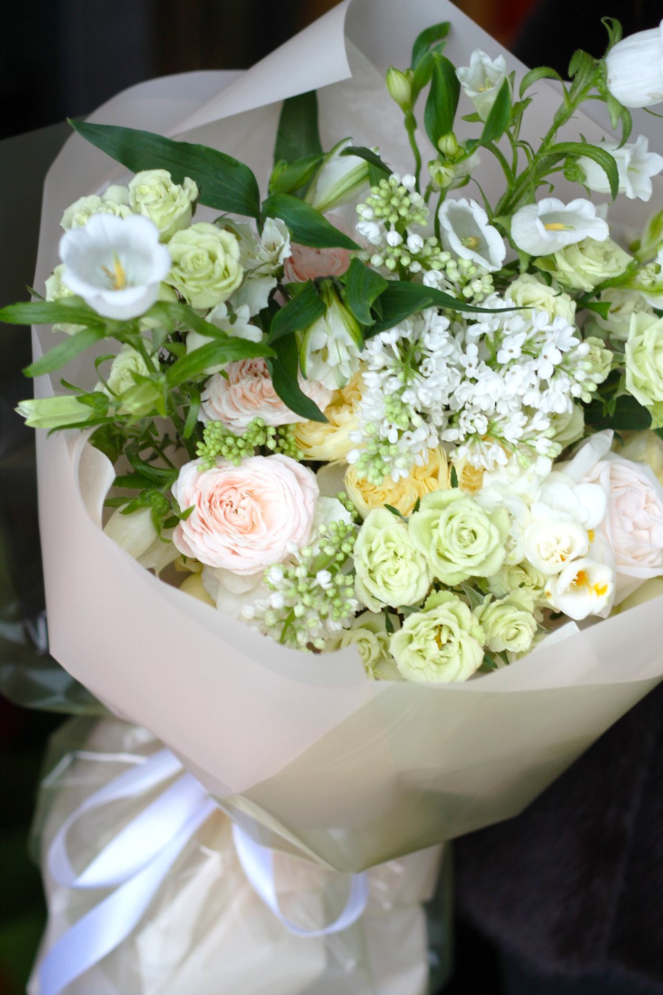 Букет с кустовой розой "Дыхание ангела" - с доставкой по Минску