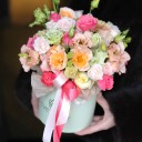 Композиция с эустомой "Цветочный десерт" - миниатюра