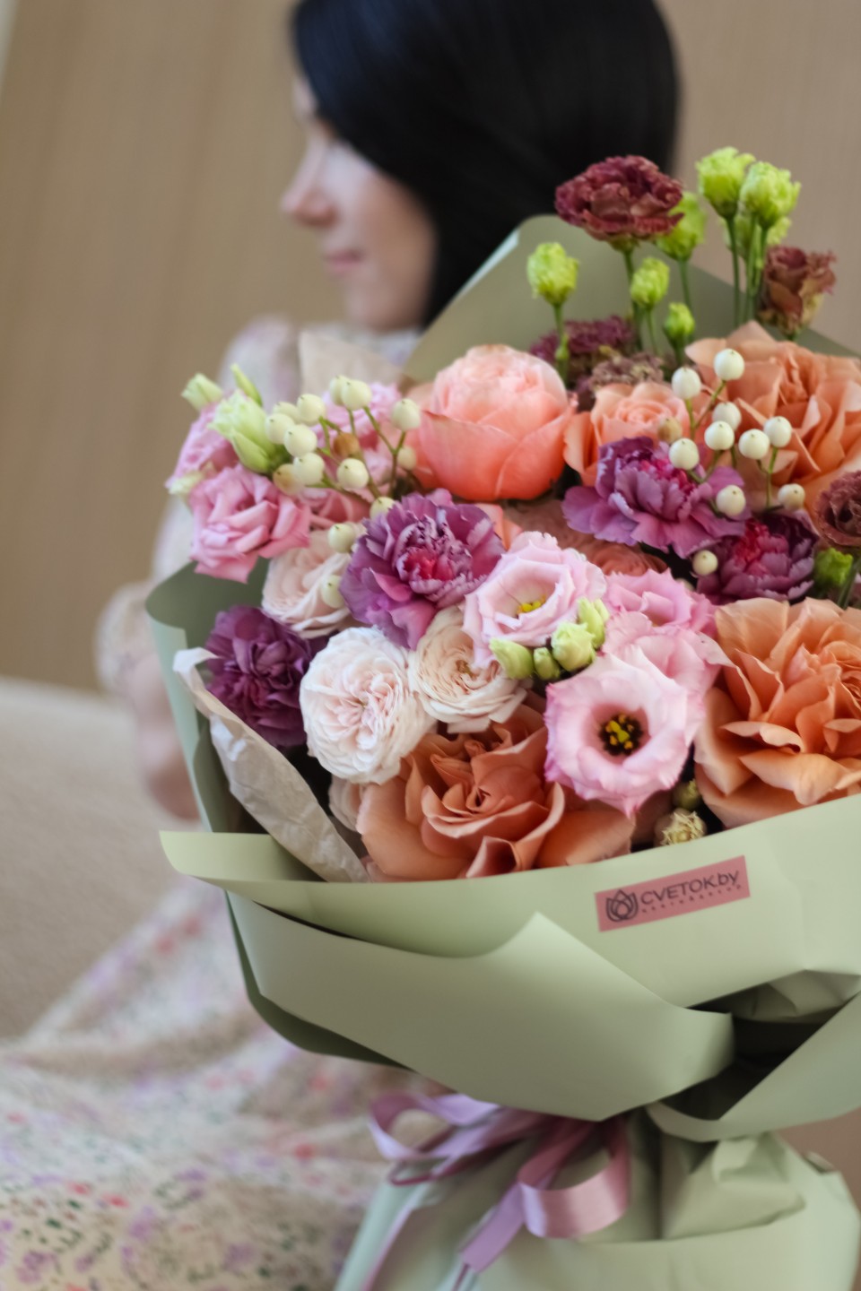 Букет с французскими розами  Цвета Радуги - быстрая доставка в Минске