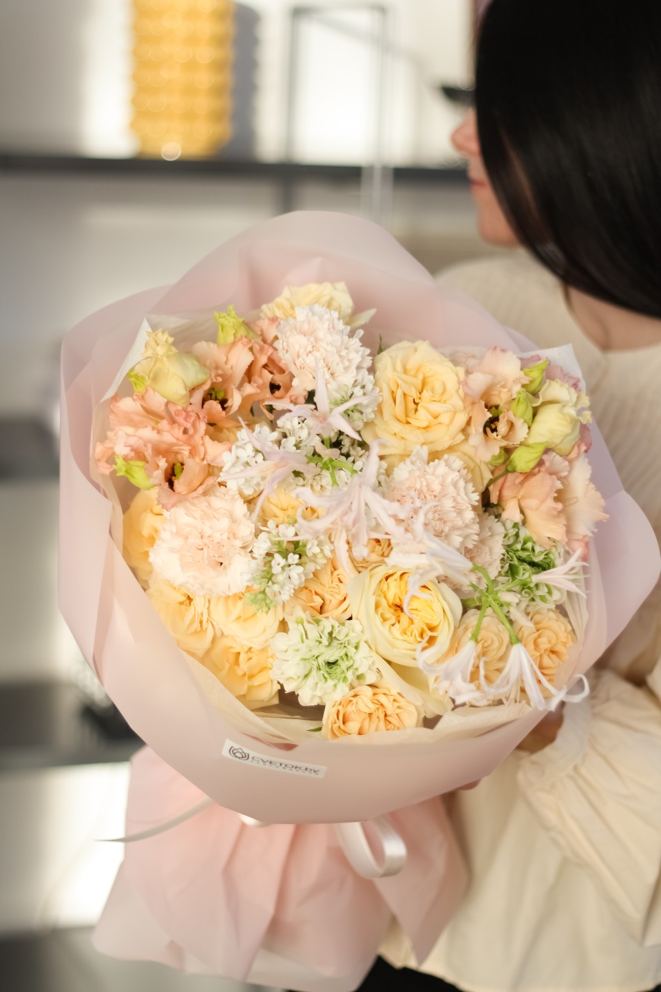 Букет с пионовидными розами Лимонный Бархат