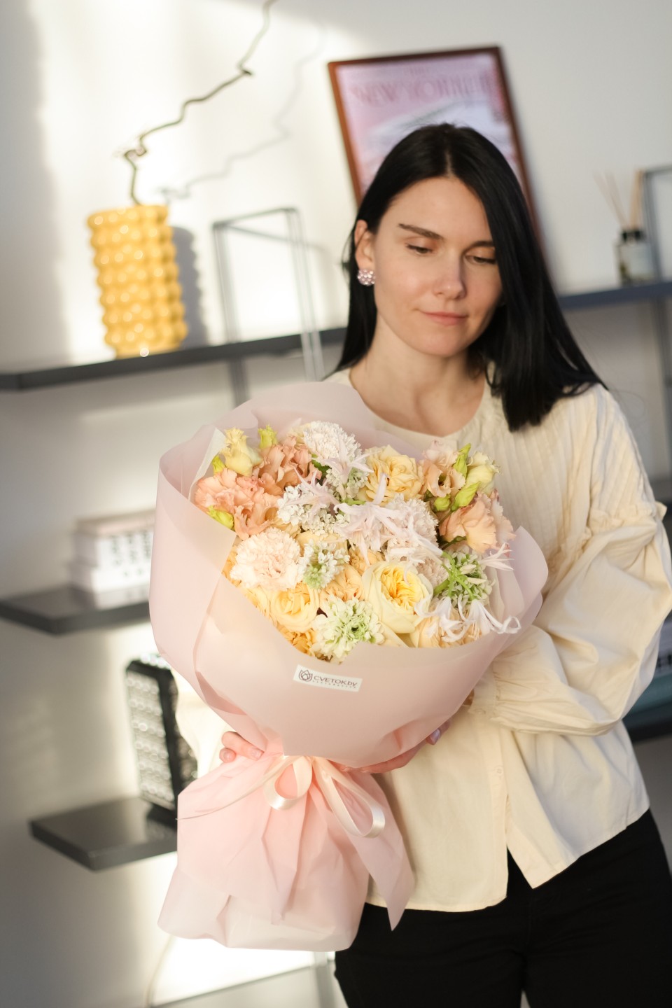 Букет с пионовидными розами Лимонный Бархат - с доставкой по Минску