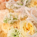 Букет с пионовидными розами Лимонный Бархат - с добавлением зелени - миниатюра 