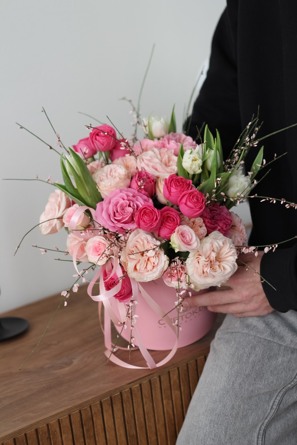 Коробка с тюльпанами Страстное Признание