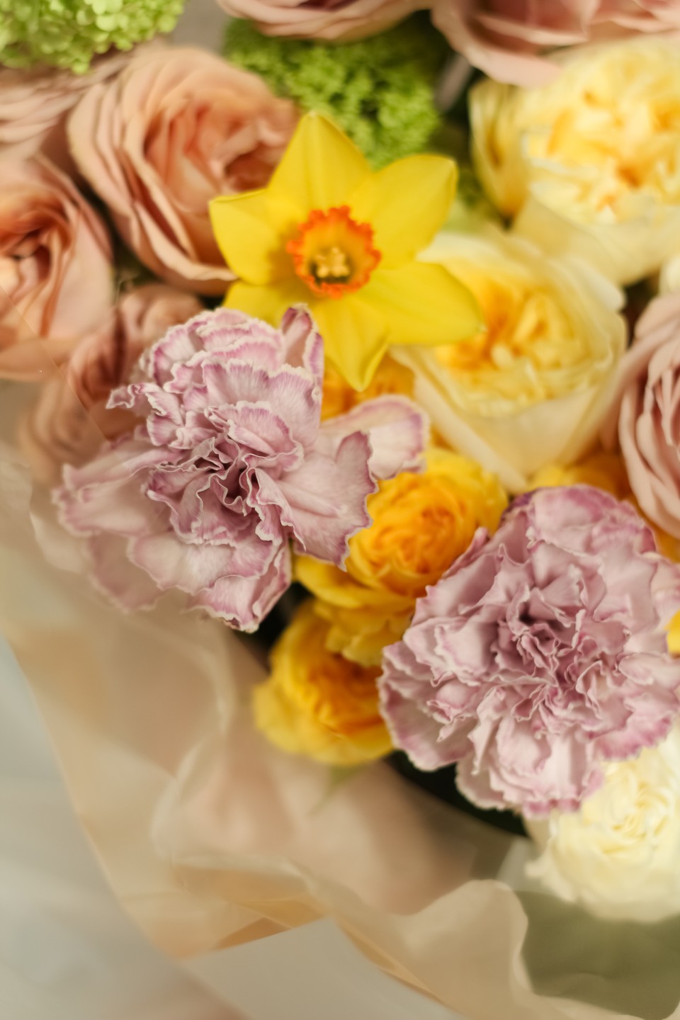 Букет с пионовидными розами Весенее Чувство - с доставкой по Минску