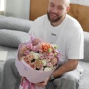 Букет с кустововой розой Танец Фей - с добавлением зелени - миниатюра 