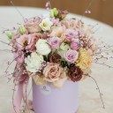 Коробка с кустовыми розами Жемчужные Переливы - быстрая доставка в Минске - миниатюра