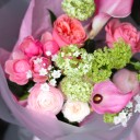 Букет с розовым ранункулюсом Вместо тысячи слов - с добавлением зелени - миниатюра 