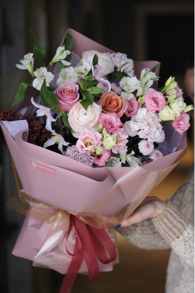 Букет с ранункулюсами "Ожившая Легенда"